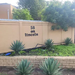 Guest house Zenith House Boston Self Catering, Cape Town